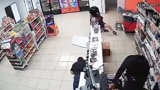 Armed Robbery in Mexico caught on video